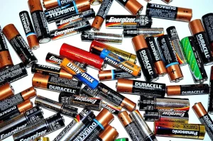 Comment tester une batterie avec un multim&egrave;tre ?